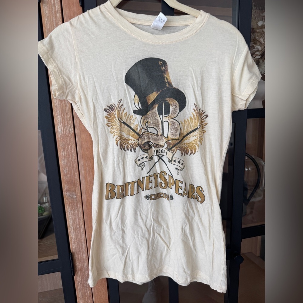 Vintage 2009 Britney Spears Circus tour concert album tee y2k baby tshirt dates